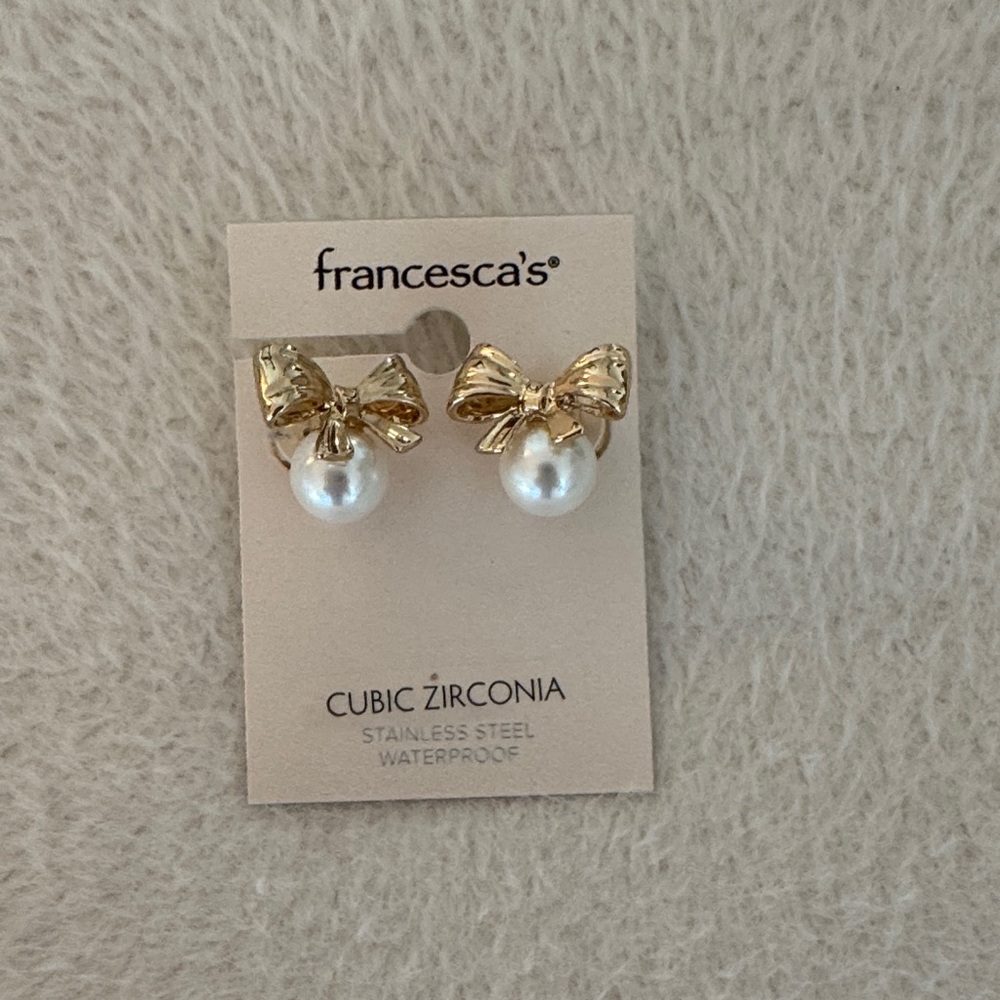 Gold Bow Earrings with Pearl
